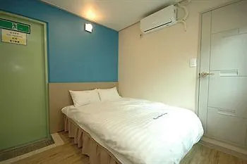 ドンダエムン ゲストハウス 3*